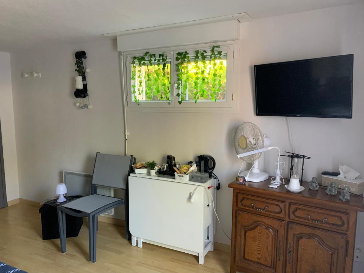 Une Agreable Chambre Independante Rilhac-Rancon Extérieur photo